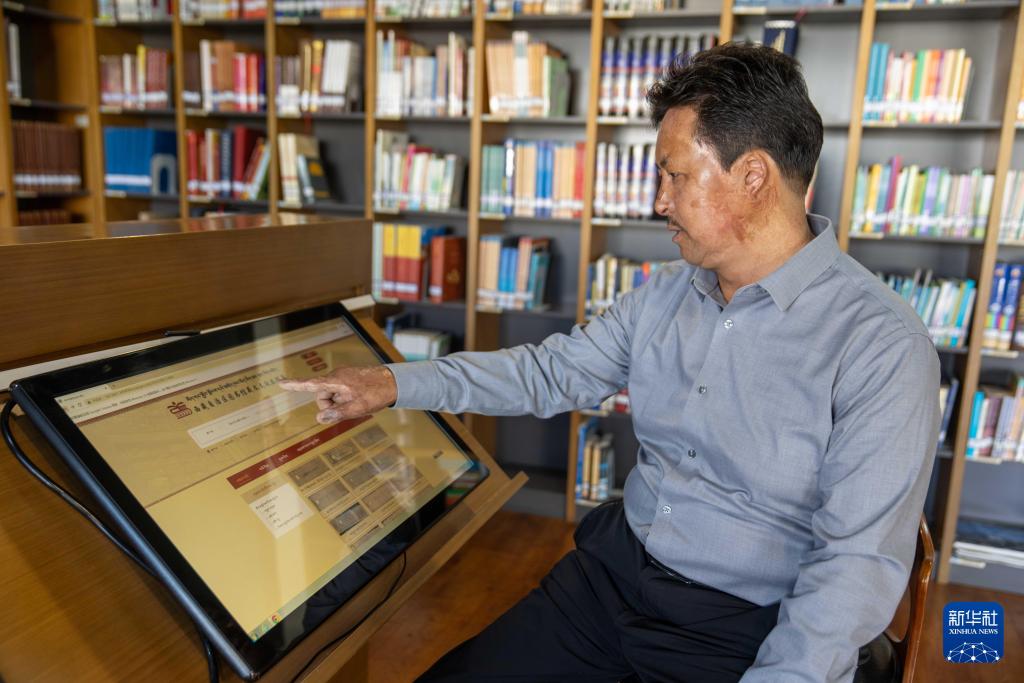 第一个机场、第一所大学……一组照片见证新西藏变迁
