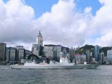 海军舰艇编队抵达香港