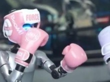 现实版“机甲大战”超热血 一起“探班”人形机器人格斗训练现场_fororder_截图录屏_选择区域_20250526112951