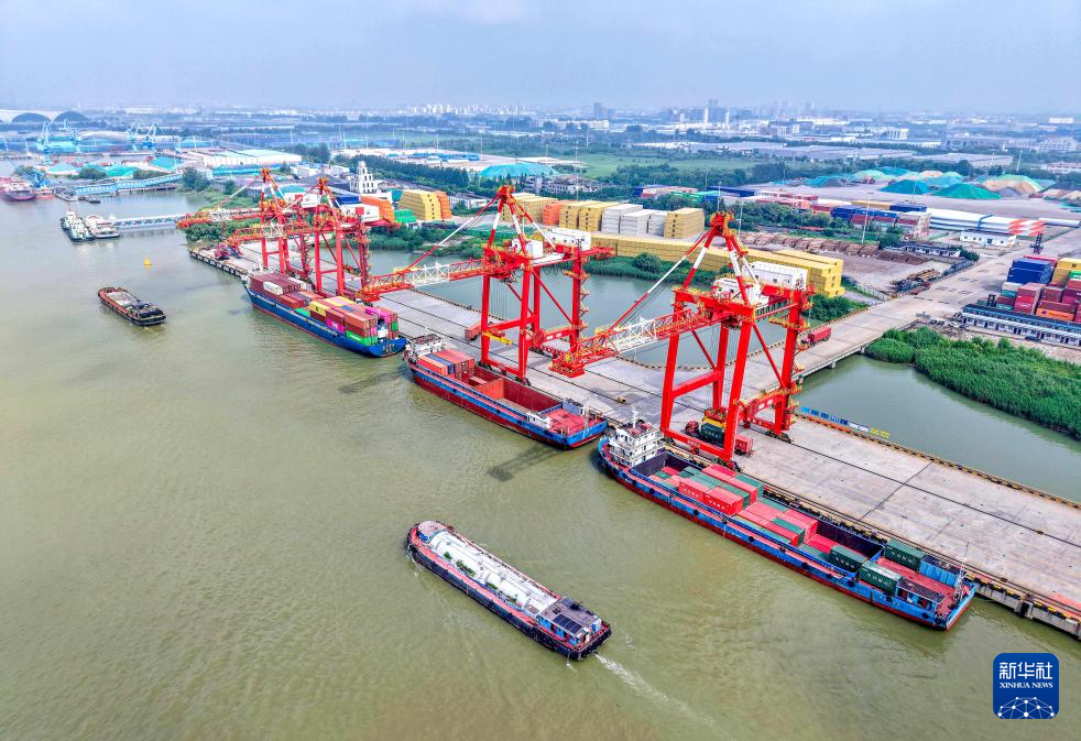 中国国际海运量占全球近三分之一