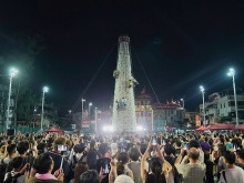 超1600人共赏非遗“景色” 香港深夜上演传统民俗“抢包山”_fororder_VCG111643880240