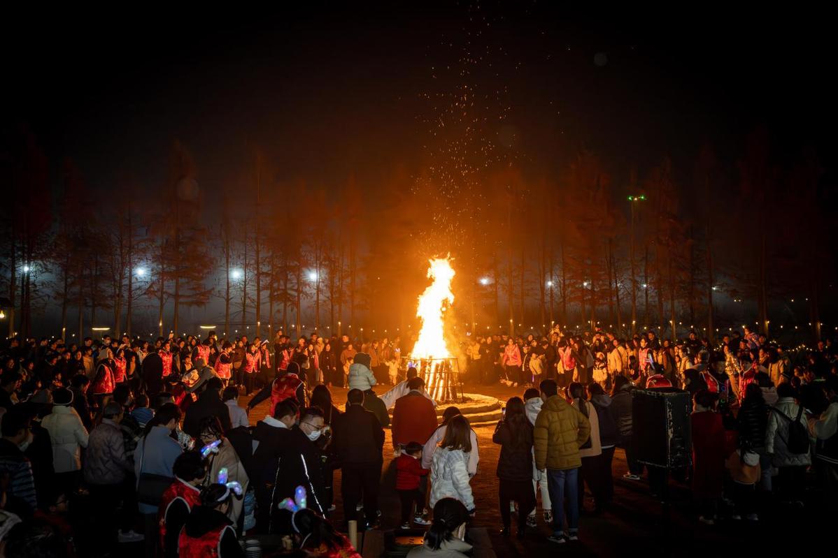 长街宴、夜灯会、水上年市、水陆巡游、年味大集......乌镇水上人家水上年味浓! 长街宴、夜灯会、水上年市、水陆巡游、年味大集......乌镇水上人家水上年味浓!