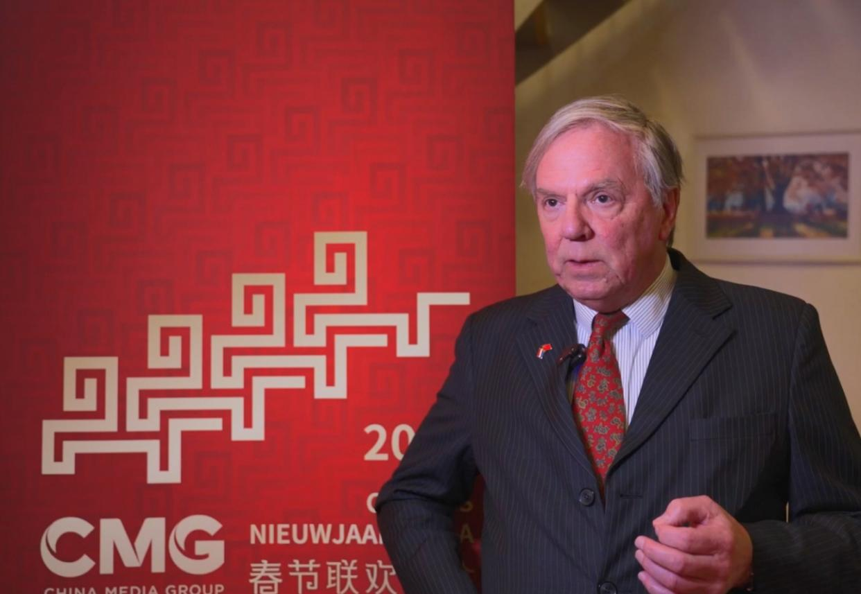 全球看春晚！总台春晚宣传片和文创产品亮相中国驻荷兰大使馆新春招待会