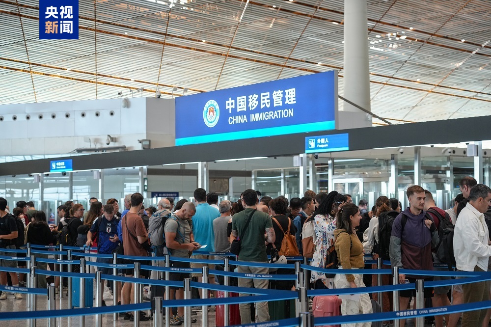今年出入境人员破1300万人次！北京口岸迎暑期出入境高峰