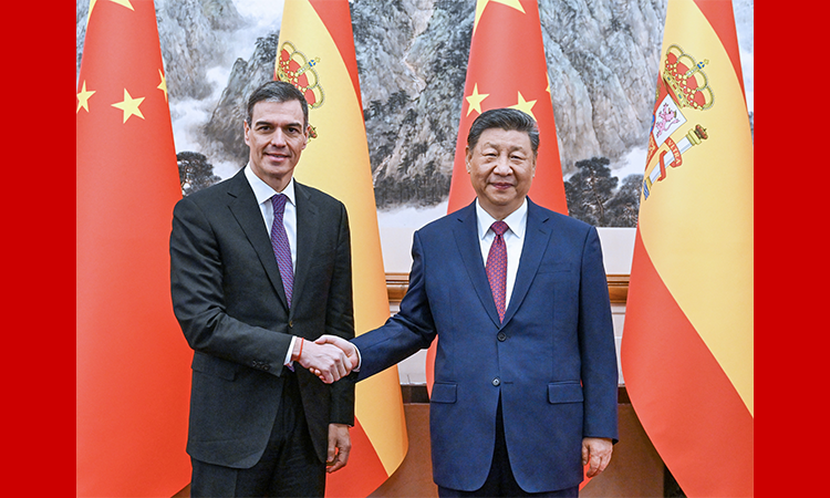 习近平会见西班牙首相桑切斯