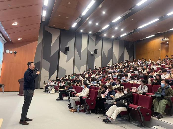 “七七事变”88周年 香港青年代表吁传承抗战精神、铸牢爱国信念