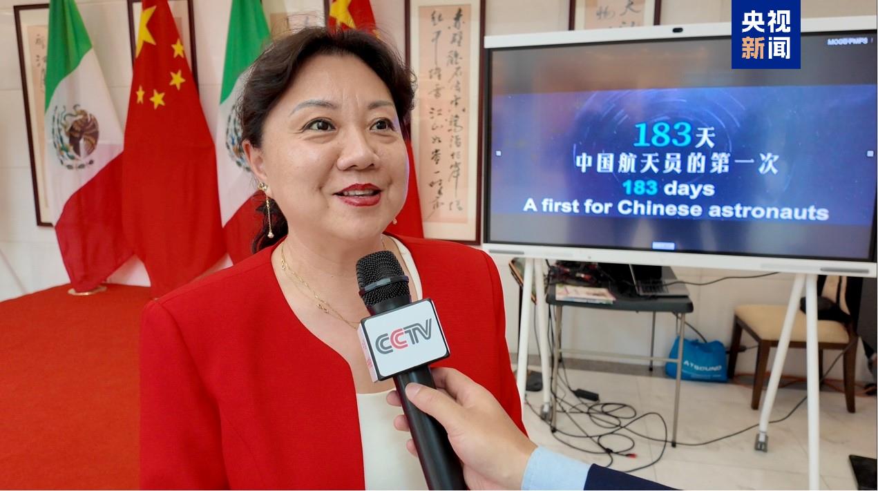 令人期待！中国首部8K太空纪录电影《窗外是蓝星》预告片亮相墨西哥