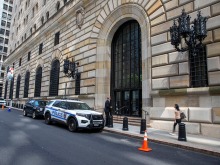 纽约联储报告：美国消费者和企业承担特朗普关税成本近九成