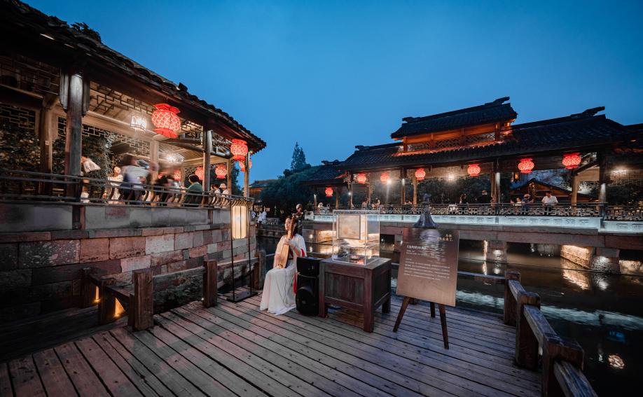 长街宴、夜灯会、水上年市、水陆巡游、年味大集......乌镇水上人家水上年味浓! 长街宴、夜灯会、水上年市、水陆巡游、年味大集......乌镇水上人家水上年味浓!