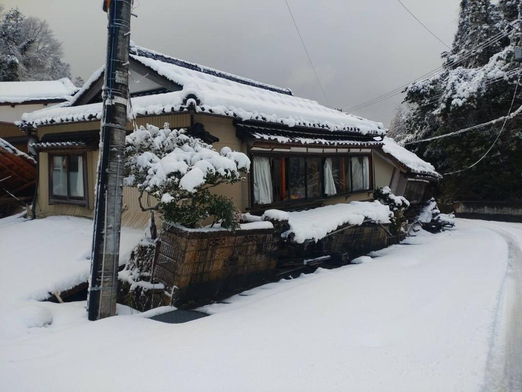 “我在车里住了整整3个月”——日本能登半岛地震灾民生活依然困难重重