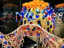 琉璃凤冠成艺术展“顶流” 这届年轻人的潮流有点酷→