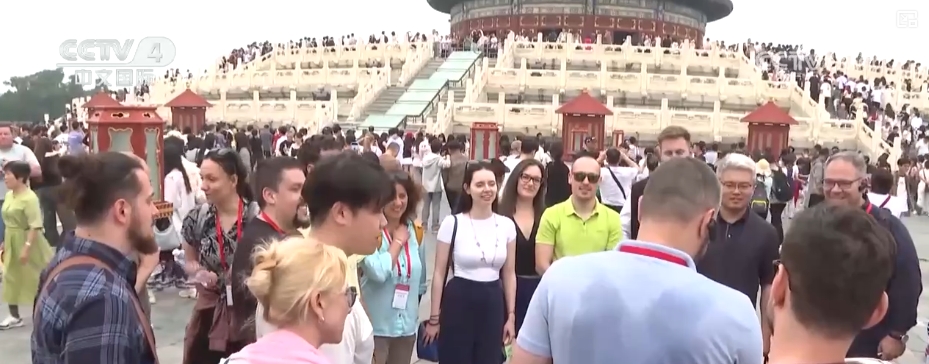 传统文化“圈粉”外国友人 “手信新宠”凭借独特魅力激发入境消费活力