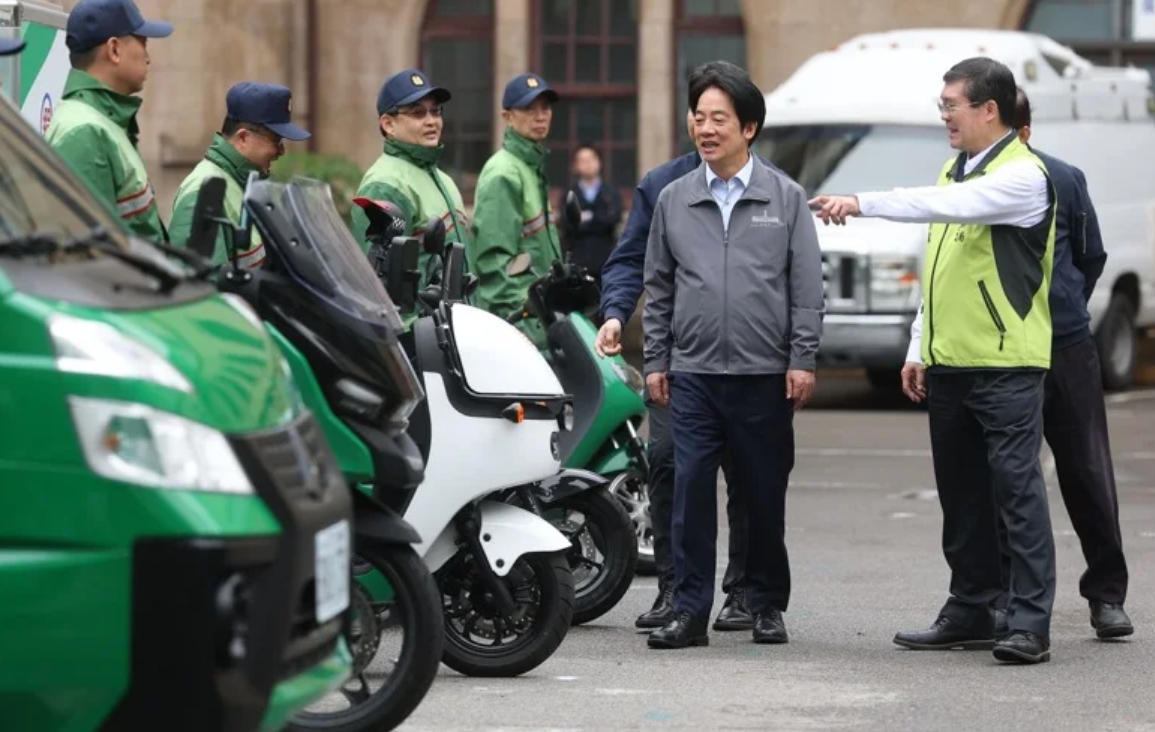 你没听错，一心搞独裁的赖清德竟要全台民众来“评评理”