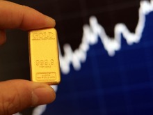 国际金价跌破4500美元