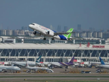 C919高原型首架机完成首飞