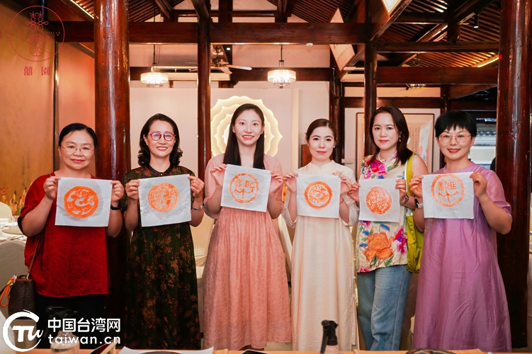 从手作月饼到汉服拍照，这个中秋台胞们打卡沉浸式体验！