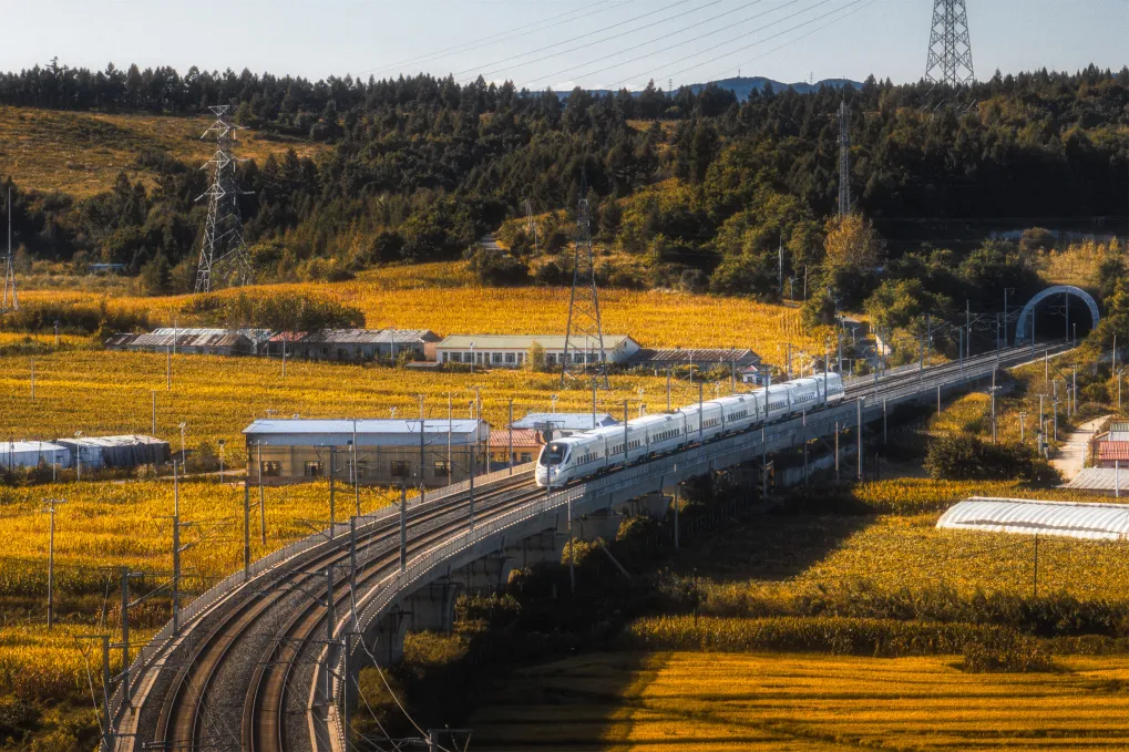 这条高铁近期特别火!除了美景还有不能“辜负”的美食 这条高铁近期特别火!除了美景还有不能“辜负”的美食