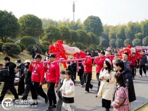 台胞在婺城品尝“两头乌”年猪宴