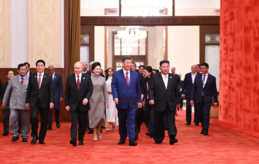 纪念中国人民抗日战争暨世界反法西斯战争胜利80周年招待会在京隆重举行 习近平发表重要讲话