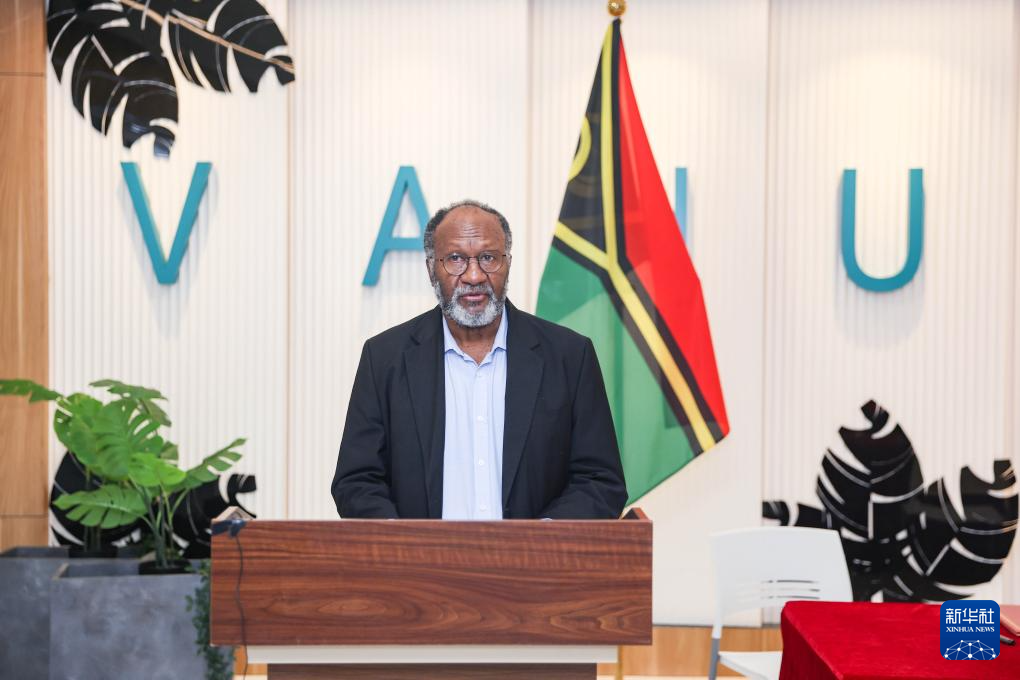 中国向瓦努阿图交付紧急救灾物资