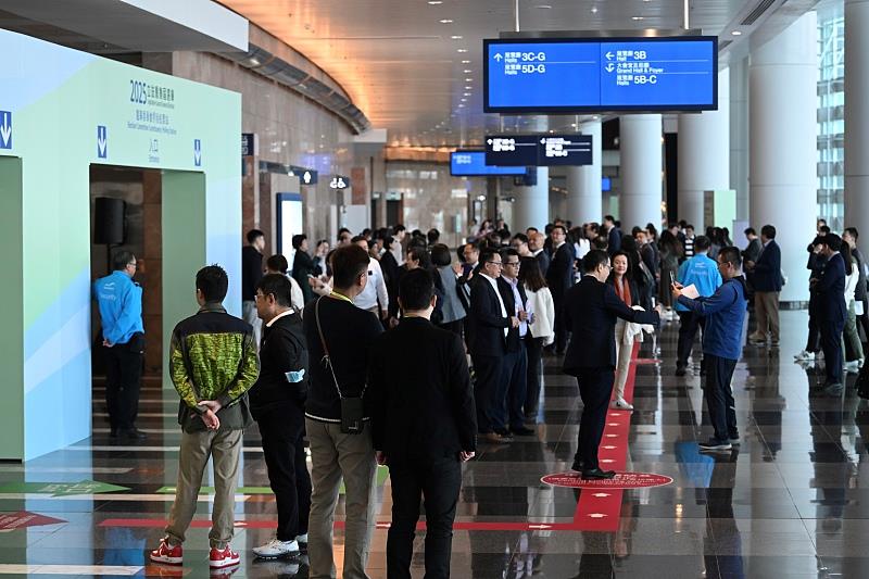 香港特区第八届立法会选举结果出炉 90人当选新一届立法会议员