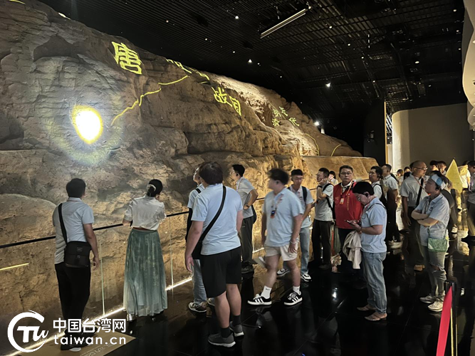 2025年台湾青年“品读郑州 ”交流活动走进管城探秘东城垣遗址博物馆