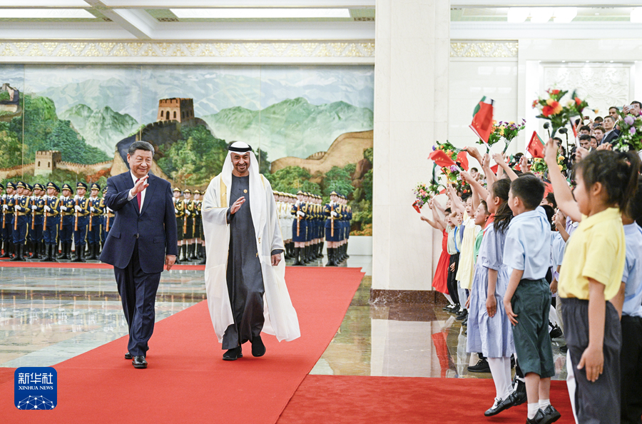 习近平同阿联酋总统穆罕默德会谈