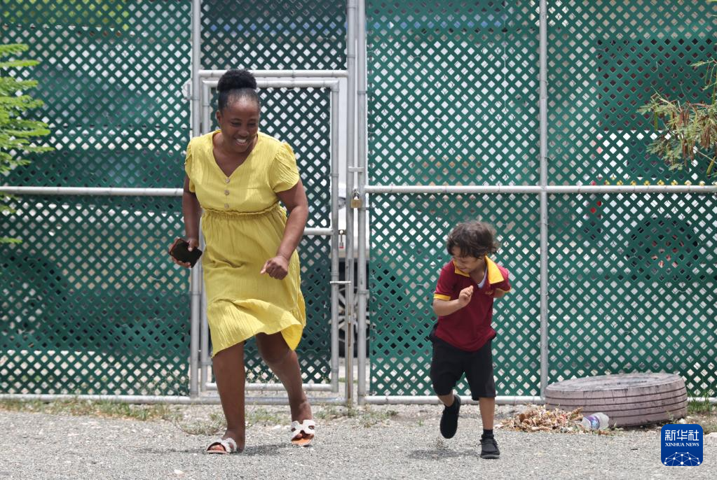 中文课程走进牙买加特殊教育小学