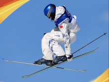 谷爱凌夺得米兰冬奥会自由式滑雪女子坡面障碍技巧银牌