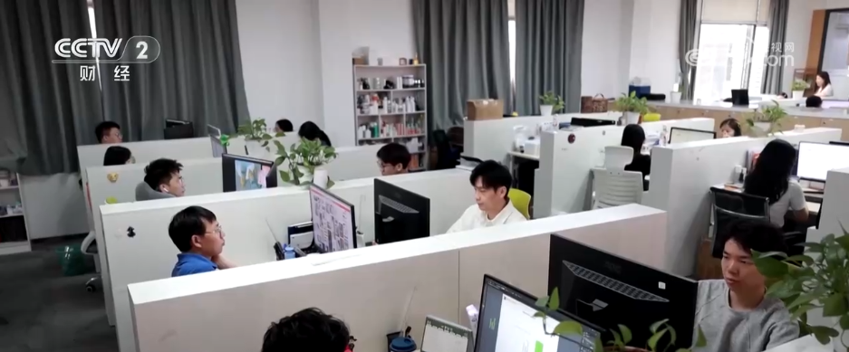 外贸企业顶住“压力测试” 拓展多元市场坚韧迎“风浪”