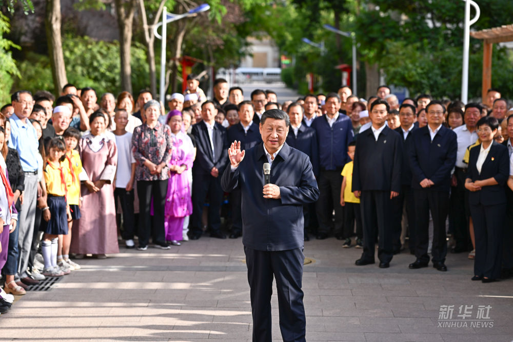 習(xí)近平在寧夏考察調(diào)研