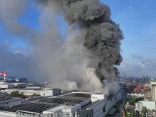 台湾高雄一锂电池工厂发生火灾 现场传出爆炸声
