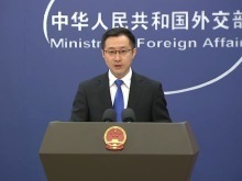 强闯中国大使馆的不法之徒已移交日本警方 外交部：敦促日方彻查、严惩