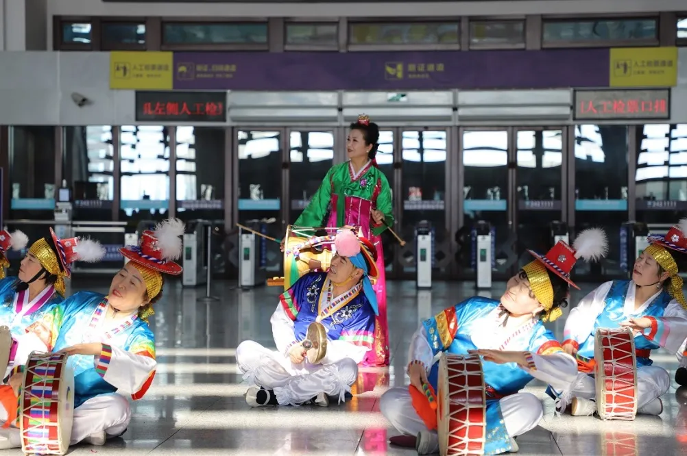 这条高铁近期特别火!除了美景还有不能“辜负”的美食 这条高铁近期特别火!除了美景还有不能“辜负”的美食