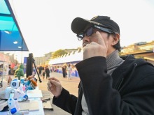 AI眼镜进“国补” 从“尝鲜”到“常用”还有几步？