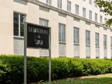 美参议员呼吁特朗普政府勿大规模召回大使