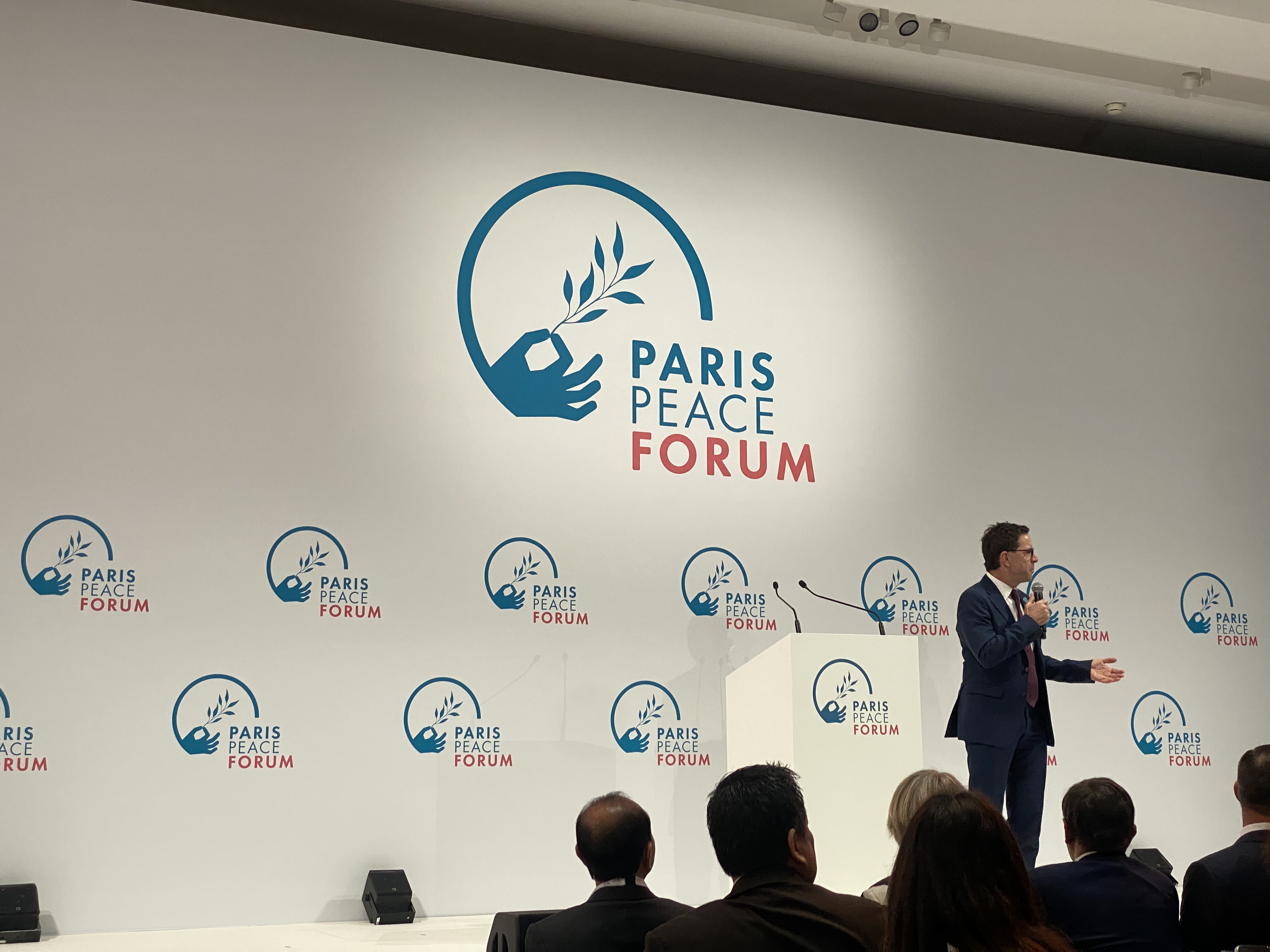 第八届巴黎和平论坛开幕 推动构建多边合作新框架