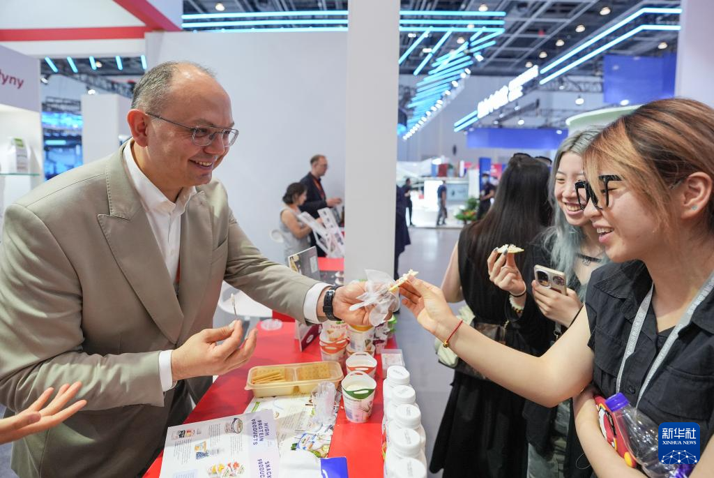 第四届中国－中东欧国家博览会暨国际消费品博览会开幕