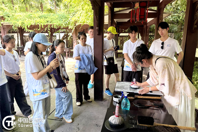 诗意东坡故里 情牵两岸学子——2025川台大学生诗词会在眉山开营