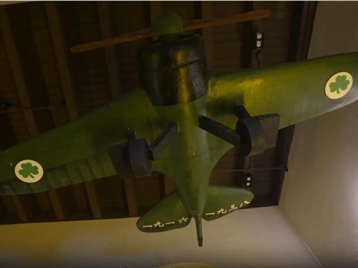 青春碰杯 敬不灭英雄魂