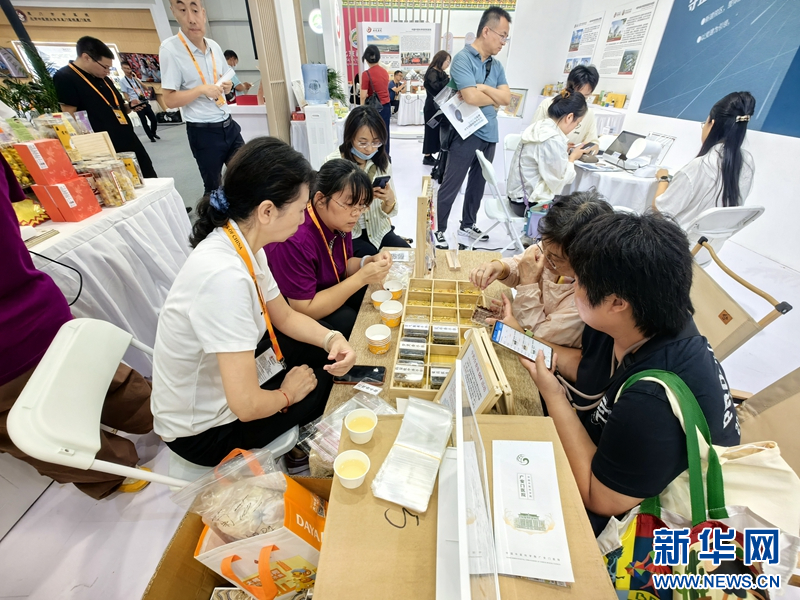 中医药亮相服贸会吸引中外客商 传统文化焕发新魅力