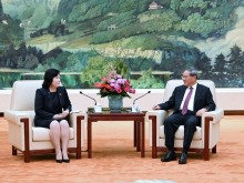 李强会见朝鲜外相崔善姬