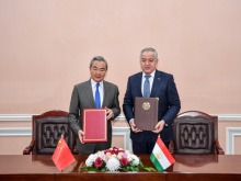 中国和塔吉克斯坦外长首次战略对话在杜尚别成功举行