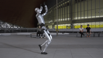 愿景→实景，我们用AI“抵达”2030年