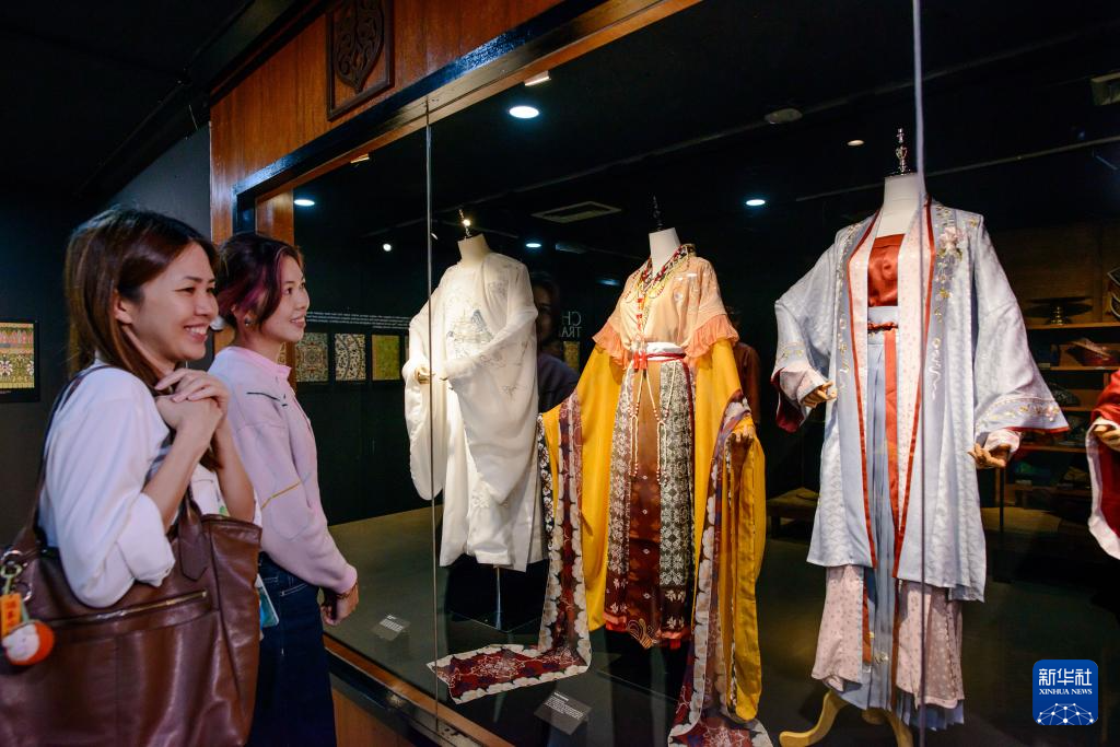服章传万里　锦衣叙情深——走进马来西亚“历久弥新的汉服与中国纹样展”