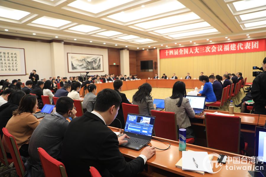 两会观察：福建代表团“开放日”，为何吸引台媒记者纷纷到场？