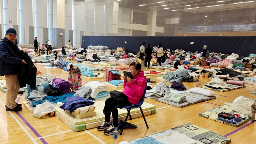 力以赴灭火 万众一心救灾——香港大埔火灾救援现场直击