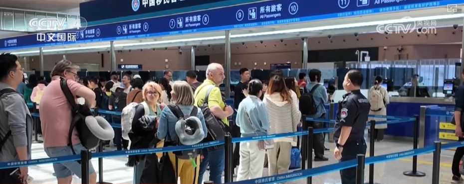 传统文化“圈粉”外国友人 “手信新宠”凭借独特魅力激发入境消费活力