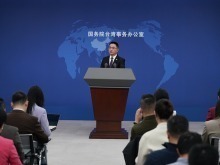 国台办总结2025年两岸经济交流合作情况 ，表示2026年将为台胞扎根大陆发展提供更多机遇、更好环境、更宽广舞台