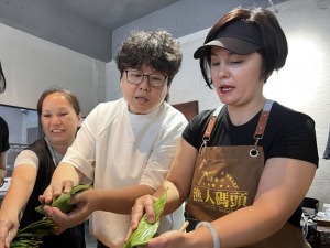 “我们带粽子去看你” 台胞端午踏上寻亲路